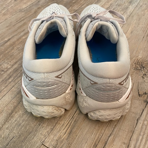 Brooks adrenaline running shoes - Picture 10 of 10